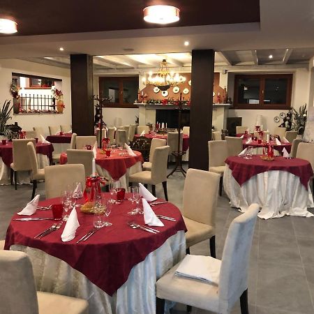 Locanda Rossa Hotel Romans di Varmo Ngoại thất bức ảnh