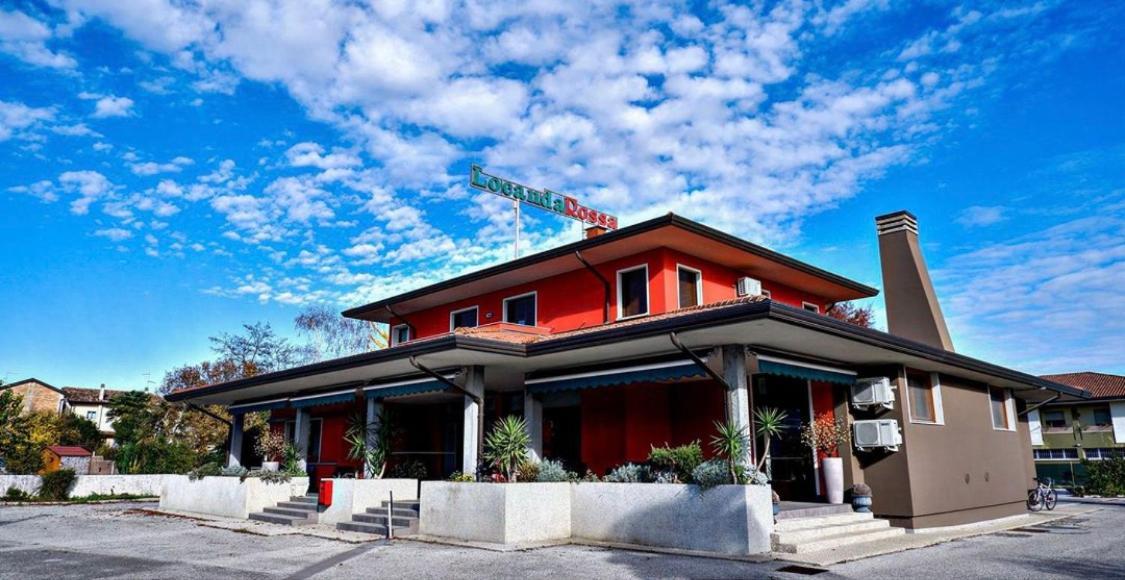 Locanda Rossa Hotel Romans di Varmo Ngoại thất bức ảnh