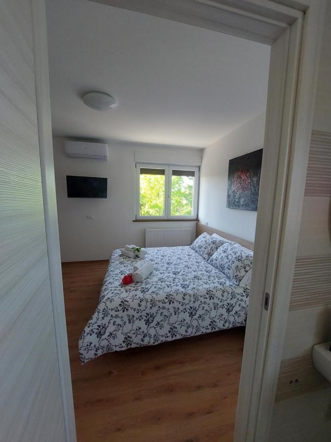 Locanda Rossa Hotel Romans di Varmo Ngoại thất bức ảnh