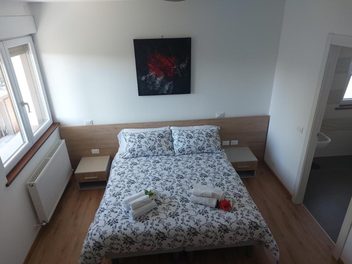 Locanda Rossa Hotel Romans di Varmo Ngoại thất bức ảnh