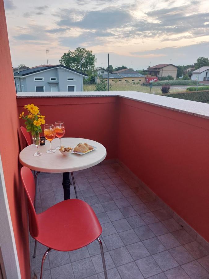 Locanda Rossa Hotel Romans di Varmo Ngoại thất bức ảnh