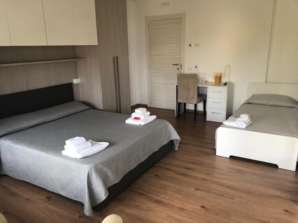 Locanda Rossa Hotel Romans di Varmo Ngoại thất bức ảnh