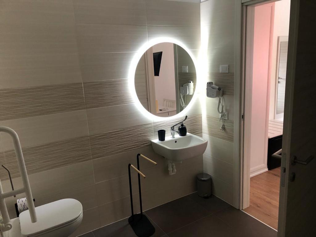 Locanda Rossa Hotel Romans di Varmo Ngoại thất bức ảnh