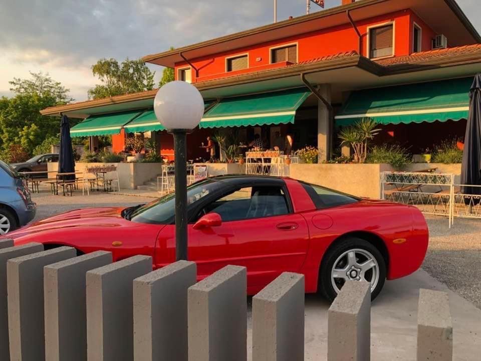 Locanda Rossa Hotel Romans di Varmo Ngoại thất bức ảnh